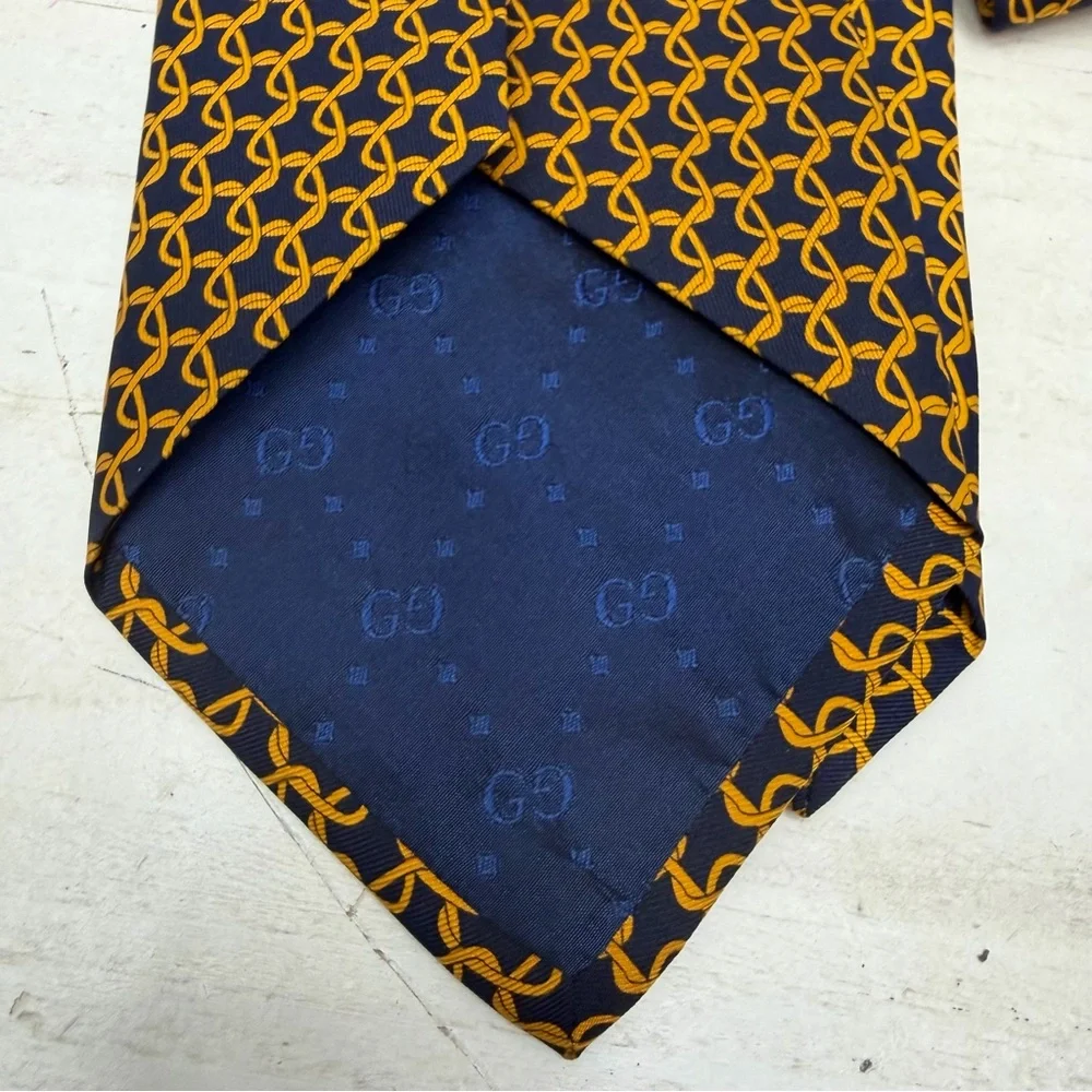 Gucci Vintage Chain Link Neck Tie